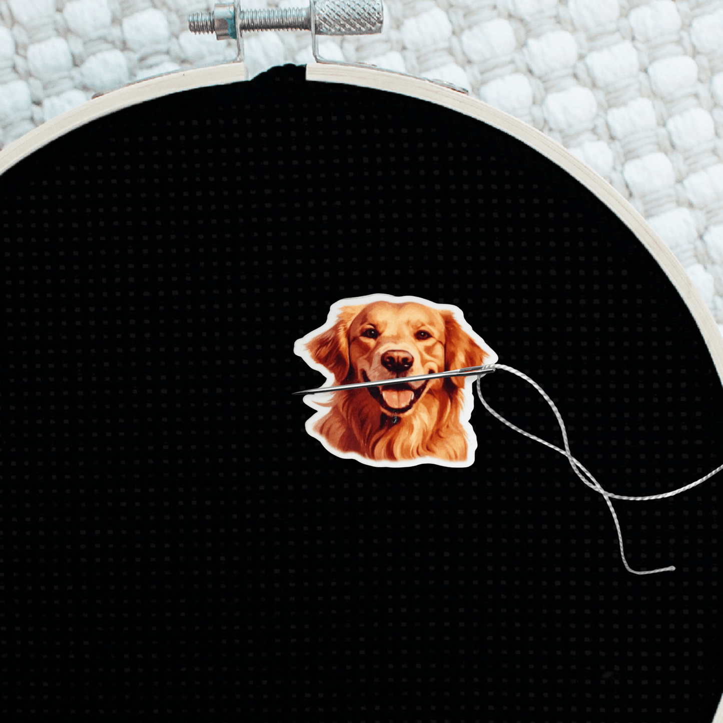 Golden Retriever needle holder for cross stitch with warm friendly expression